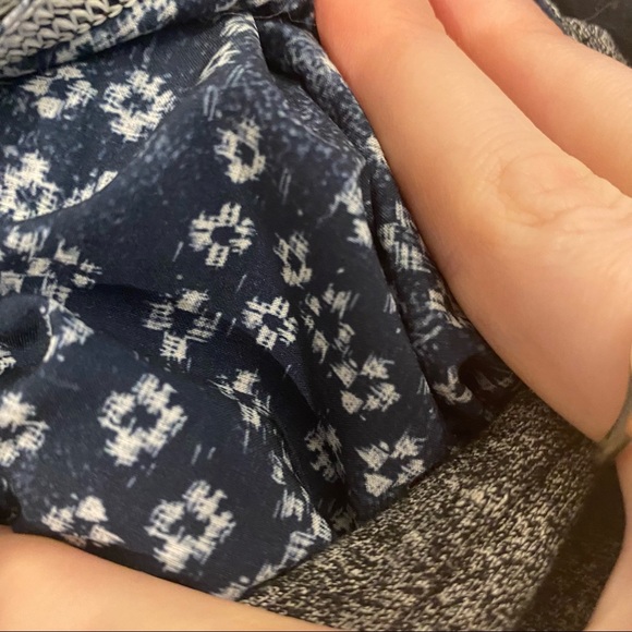 Lululemon Grey sweater - Picture 4 of 4